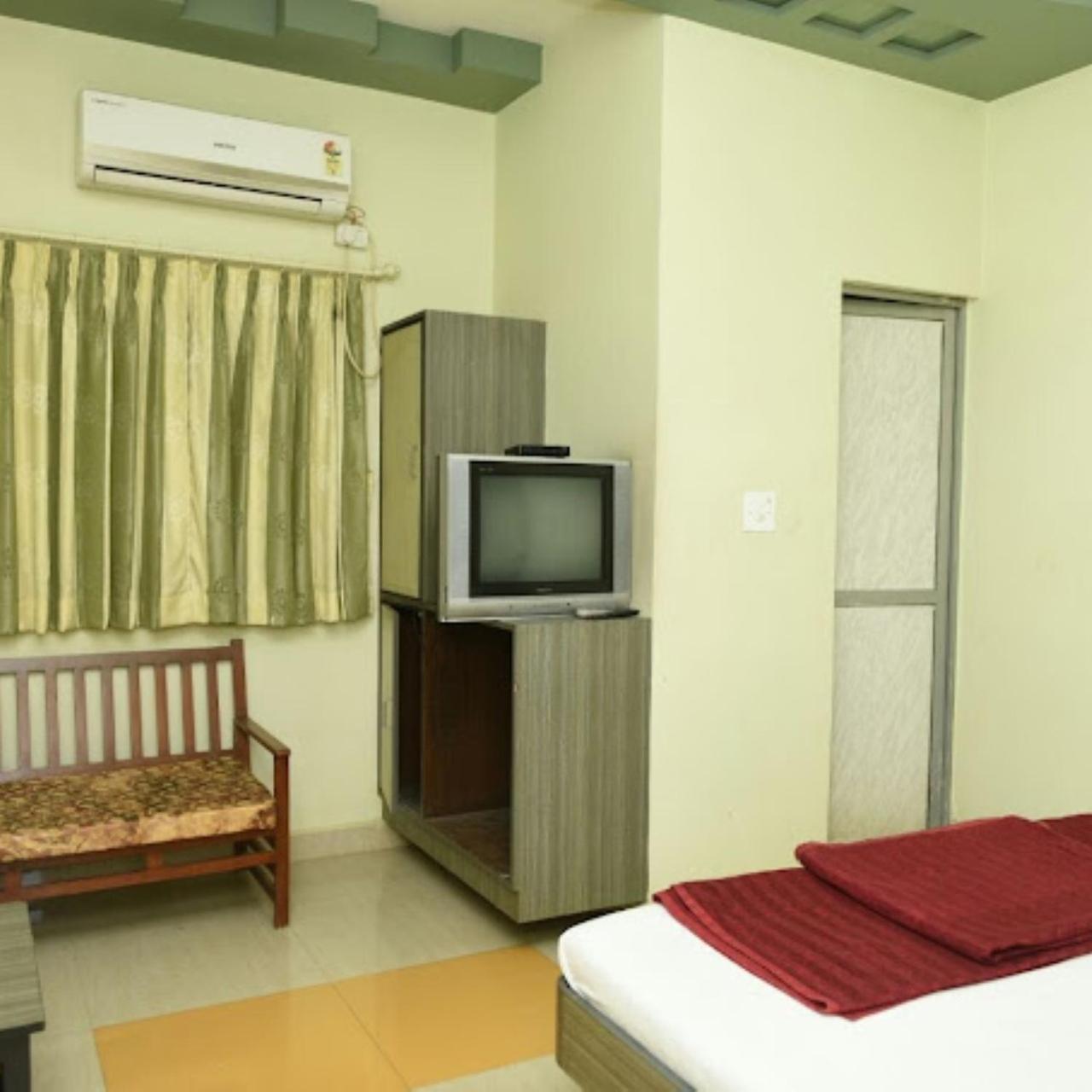 Hotel Anjali Palace Bhuj Exterior photo